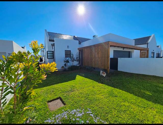 3 BEDROOM HOUSE FOR SALE IN BRITANNIA BAY
